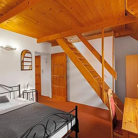 Bella Hotel 3*